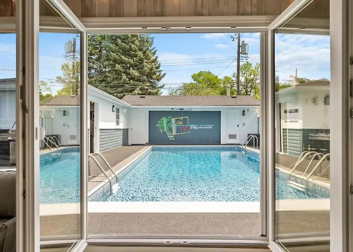 The Experience - Pool Hot Tub Theater Games Rm Pub