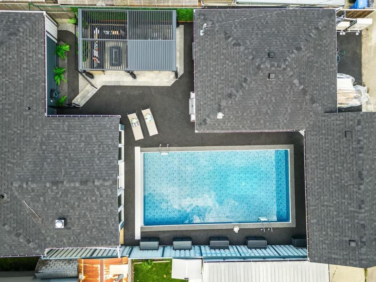The Experience - Pool Hot Tub Theater Games Rm Pub